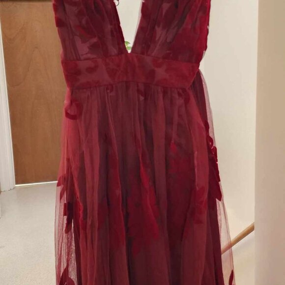NWT Windsor Formal Velvet Burgundy Dress (Small) - Picture 5 of 6